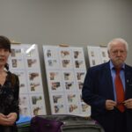 Edward Stankowiak spotkanie w Domu seniora wystawa Opowieśc o Janie Pawle II kartką pocztową pisana