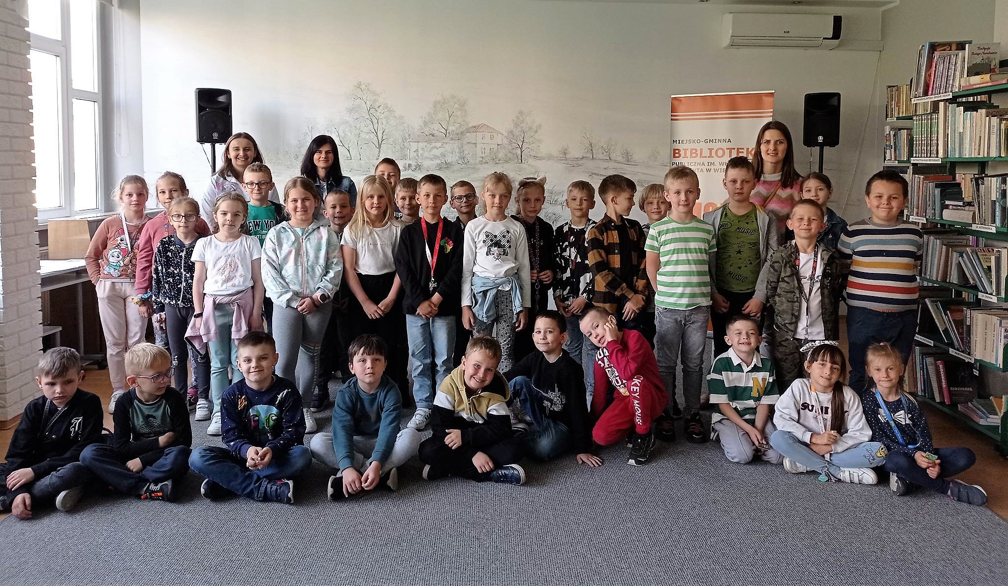 Wizyta uczniów Szkoły Podstawowej nr 3 z Wieruszowa w Miejsko – Gminnej Bibliotece Publicznej.