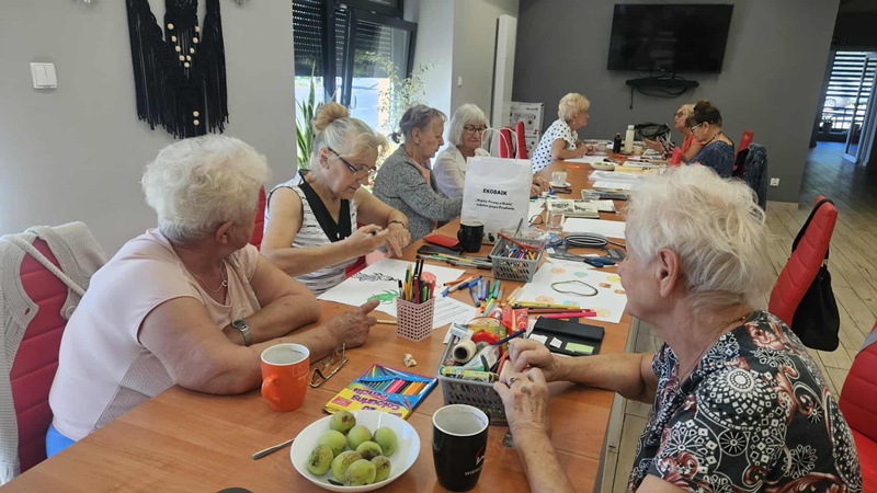 Warsztaty artystyczne dla Seniorów Warsztaty artystyczne dla Seniorów