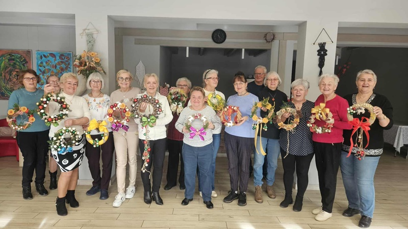 Zajęcia artystyczne dla&nbsp;Seniorów w&nbsp;Filii Bibliotecznej nr 3