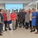 grupa Seniorów na zajęciach