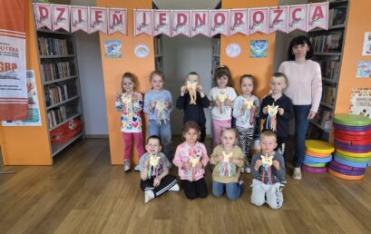 Tygryski na&nbsp;spotkaniu z&nbsp;jednorożcem Luną w&nbsp;Filii Bibliotecznej w&nbsp;Pieczyskach