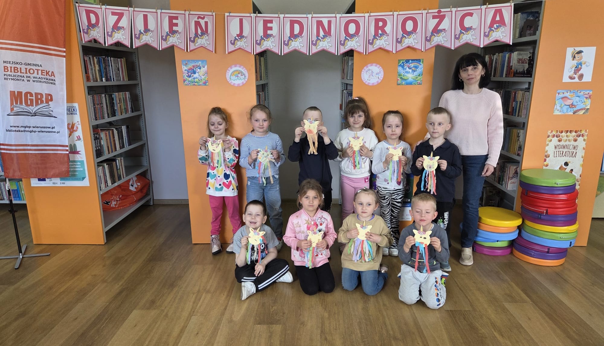 Tygryski na&nbsp;spotkaniu z&nbsp;jednorożcem Luną w&nbsp;Filii Bibliotecznej w&nbsp;Pieczyskach