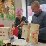 Warsztaty artystyczne dla Seniorów, robimy skrzynki
