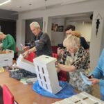 Warsztaty artystyczne dla Seniorów, robimy skrzynki