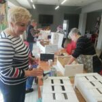 Warsztaty artystyczne dla Seniorów, robimy skrzynki